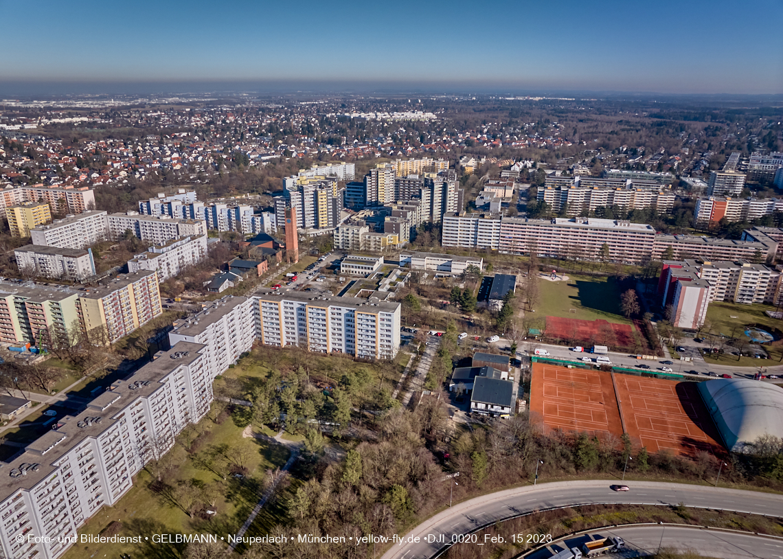 15.02.2023 - Marx-Zentrum und Wohnanlage Karl-Marx-Ring in Neuperlach